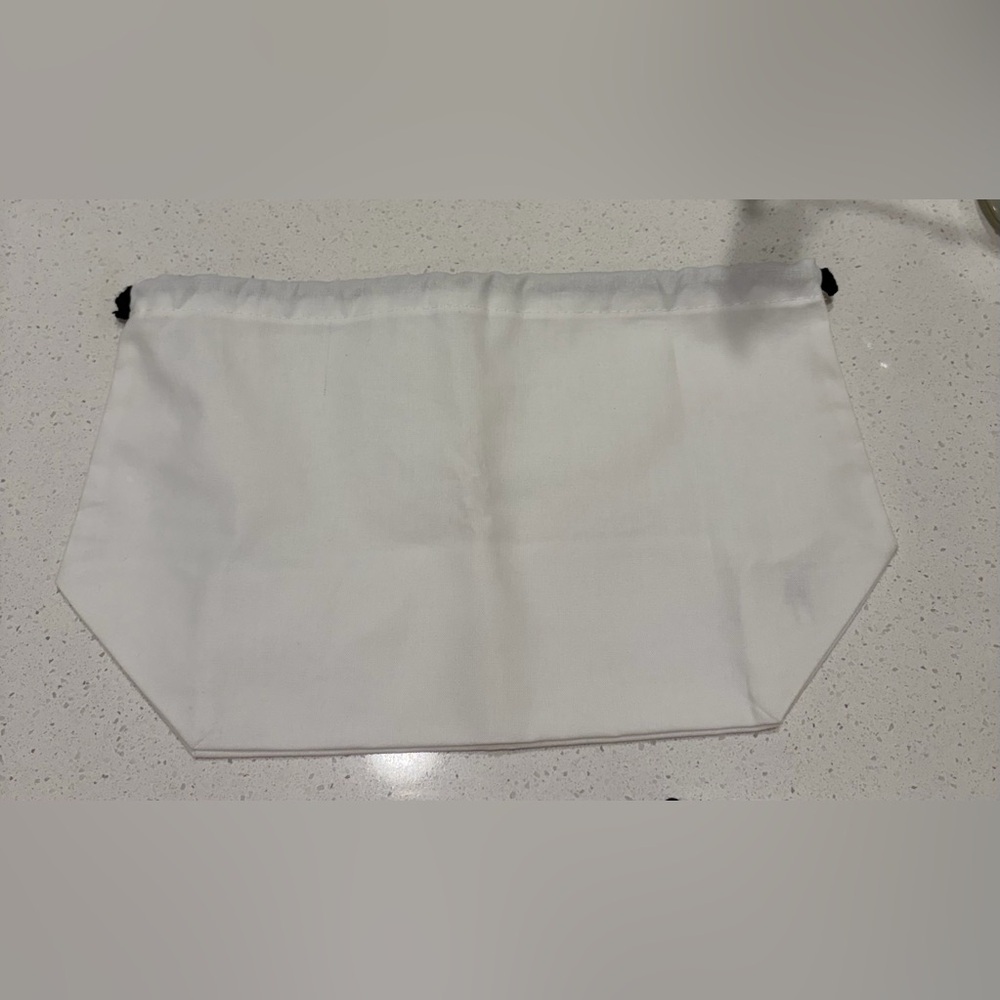 CHANEL White Drawstring Bags - Picture 2 of 4